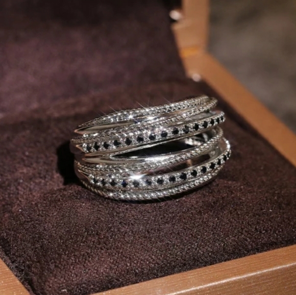 New Silver Layers Black Zircon Ring - Picture 5 of 6